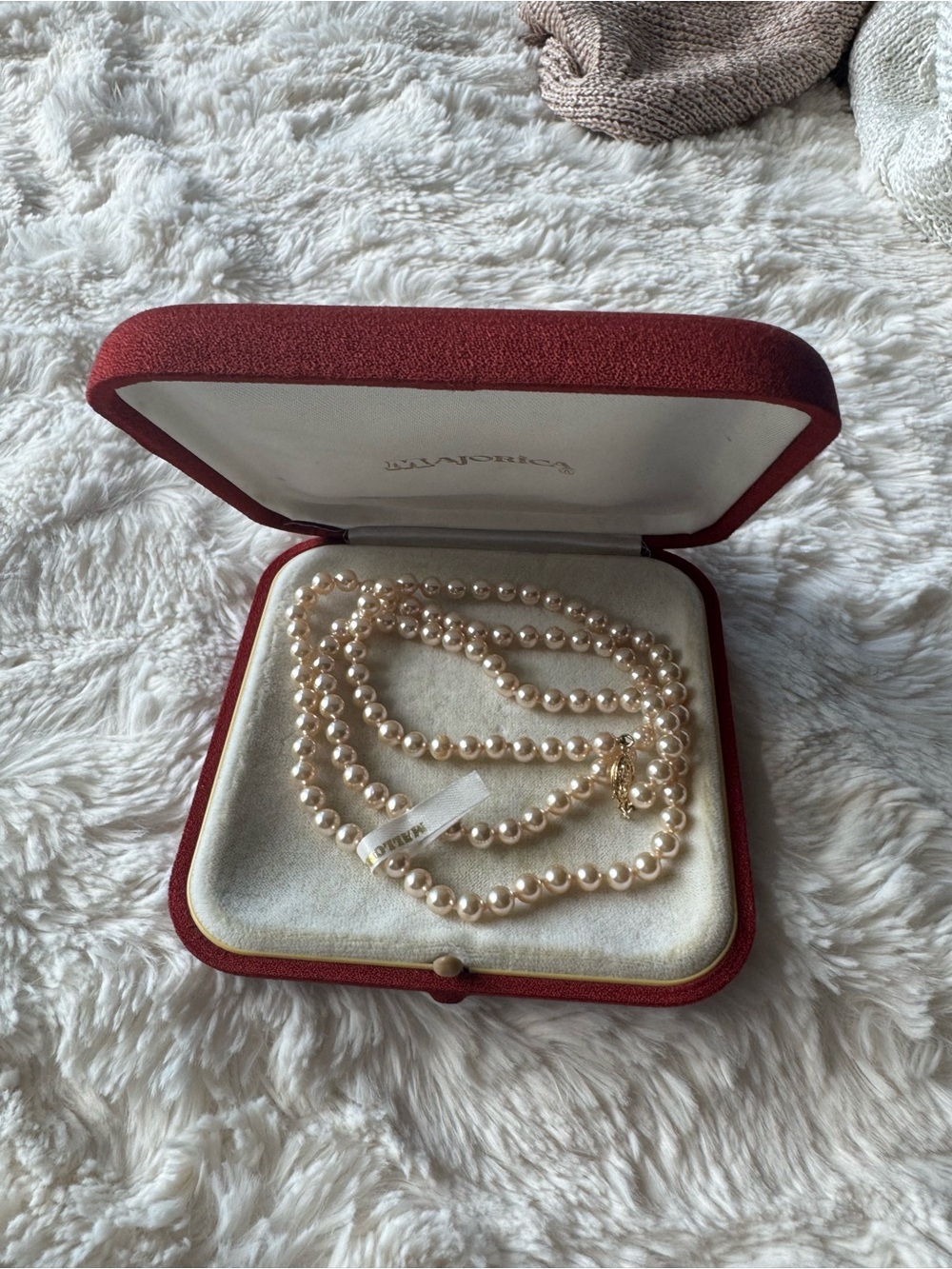 Pearl Strand Necklace in Cream with Gold Clasp